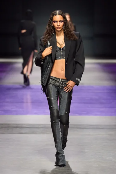 Look 13